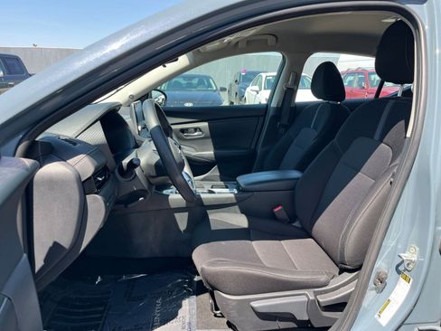 Used 2024 Nissan Sentra SV FWD image 34