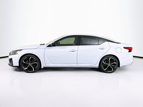 Used 2024 Nissan Altima 2.5 SR FWD image 4