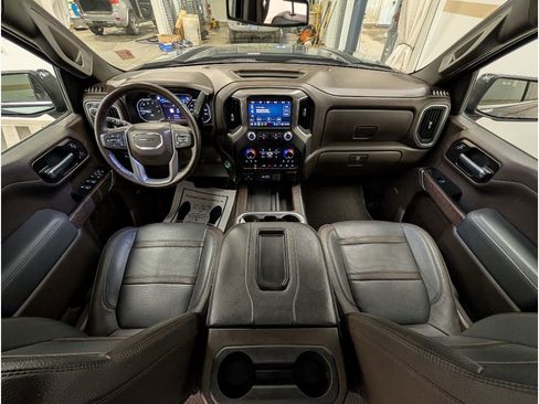 Used 2022 GMC Sierra 1500 Denali w/ Denali Premium Package AWD/4WD image 11