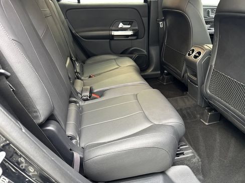 Used 2025 Mercedes-Benz GLB 250 4MATIC image 38
