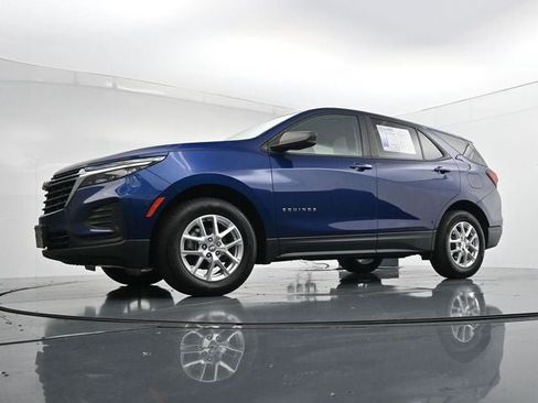 Used 2022 Chevrolet Equinox LS w/ LS Convenience Package AWD/4WD image 34