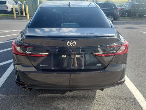 Used 2025 Toyota Camry SE w/ Convenience Package FWD image 6