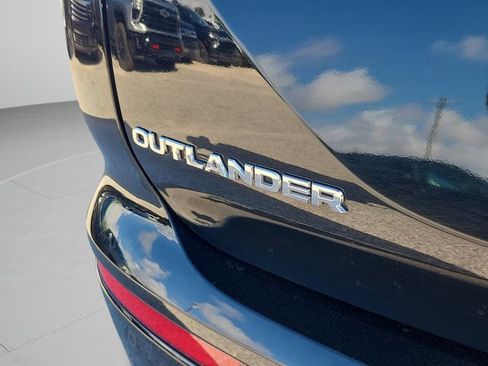 Used 2024 Mitsubishi Outlander SE FWD image 30
