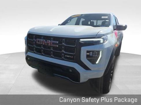 Used 2025 GMC Canyon AT4 w/ Nightfall Edition AWD/4WD image 5
