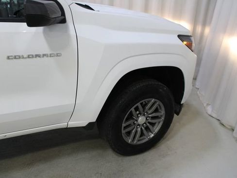 Used 2024 Chevrolet Colorado LT w/ LT Convenience Package AWD/4WD image 32