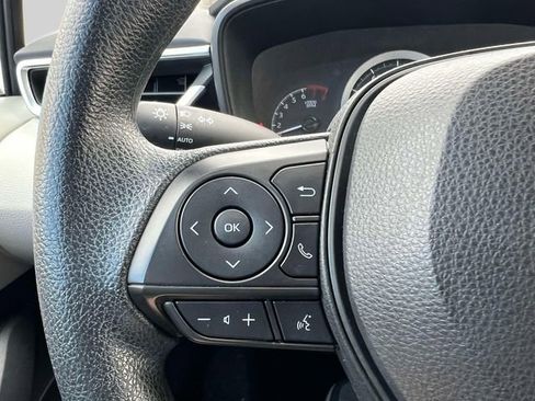 Used 2022 Toyota Corolla LE image 25