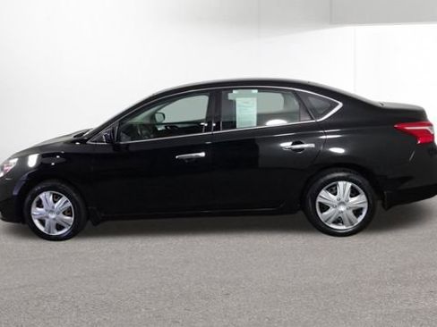 Used 2019 Nissan Sentra S FWD image 5