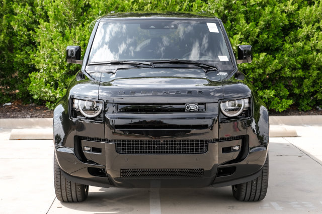 New 2026 Land Rover Defender 110 X AWD/4WD image 7