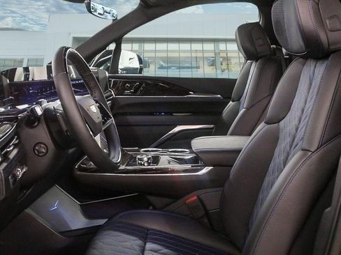 Used 2026 Cadillac Escalade IQL Sport 1 AWD/4WD image 11