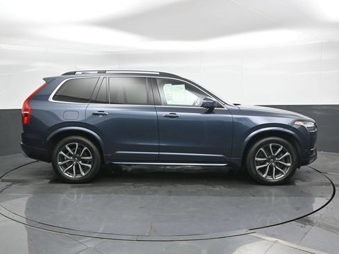 Used 2018 Volvo XC90 T6 Momentum w/ Convenience Package AWD/4WD image 3
