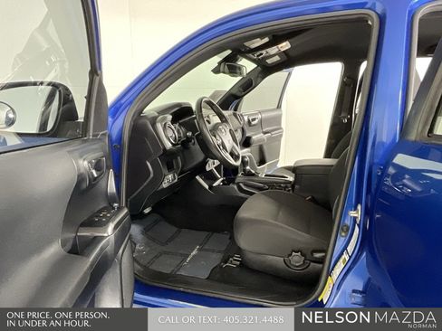 Used 2018 Toyota Tacoma TRD Off-Road image 11