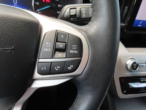 Used 2023 Ford Explorer XLT w/ Equipment Group 202A AWD/4WD image 20
