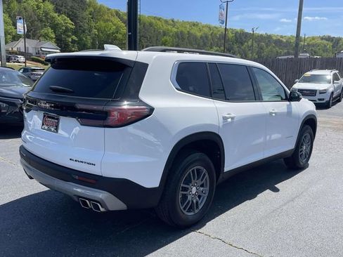 Certified 2025 GMC Acadia Elevation FWD image 4