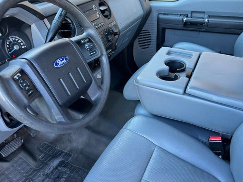 Used 2016 Ford F550 2WD Regular Cab Super Duty image 8