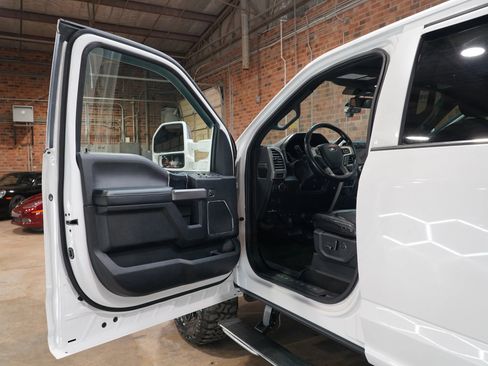 Used 2020 Ford F350 Platinum w/ FX4 Off-Road Package AWD/4WD image 27