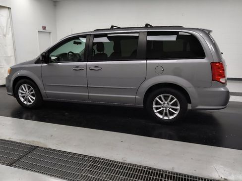 Used 2016 Dodge Grand Caravan SXT w/ Rear Park Assist Package FWD image 3