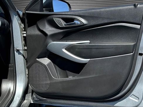Used 2025 Chevrolet Trax LS image 26