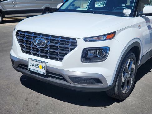 Certified 2026 Hyundai Venue SEL FWD image 10