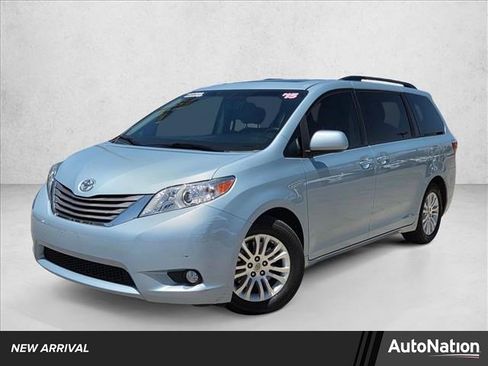 Used 2015 Toyota Sienna XLE w/ XLE Navigation Package FWD image 1
