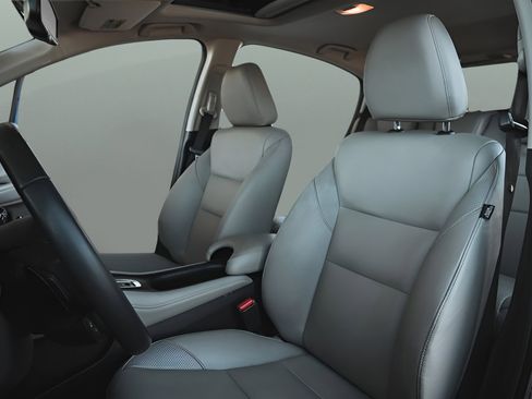 Used 2017 Honda HR-V EX-L image 6