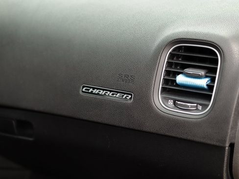 Used 2021 Dodge Charger SXT w/ Driver Convenience Group image 33