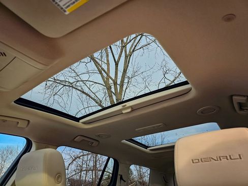 Certified 2023 GMC Acadia Denali w/ Denali Ultimate Package image 19