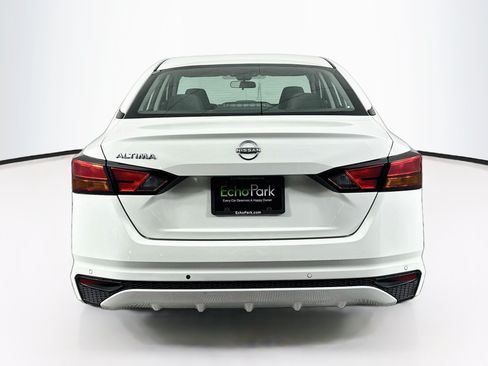 Used 2024 Nissan Altima 2.5 S FWD image 7