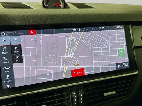 Used 2019 Porsche Cayenne image 13