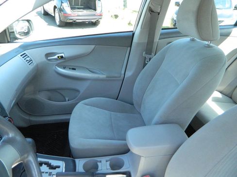 Used 2010 Toyota Corolla LE FWD image 13