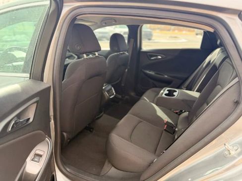 Used 2025 Chevrolet Malibu LT FWD image 15