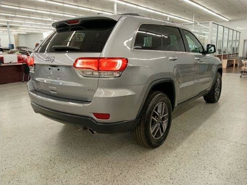 Used 2019 Jeep Grand Cherokee Limited AWD/4WD image 5