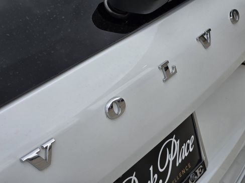 Used 2023 Volvo XC60 B5 Ultimate w/ Climate Package image 20