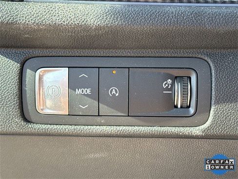 Used 2024 Chevrolet Traverse RS image 37