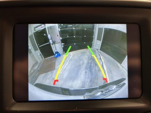 Used 2018 RAM 2500 Tradesman w/ Chrome Appearance Group image 16