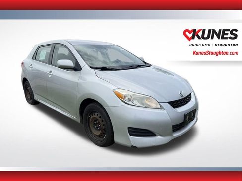 Used 2013 Toyota Matrix L FWD image 1