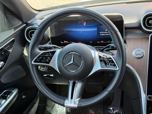 Used 2025 Mercedes-Benz C 300 4MATIC Sedan image 21