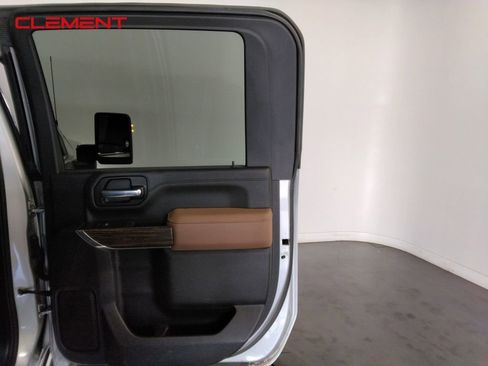 Used 2023 Chevrolet Silverado 2500 High Country w/ Technology Package image 38