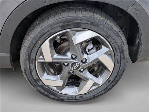 Used 2025 Hyundai Venue SEL FWD image 7