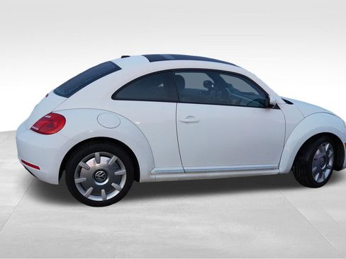 Used 2013 Volkswagen Beetle 2.5 image 2