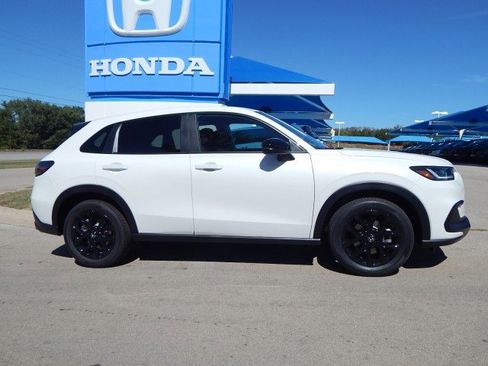 Certified 2025 Honda HR-V Sport image 2