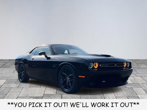 Used 2019 Dodge Challenger R/T image 1