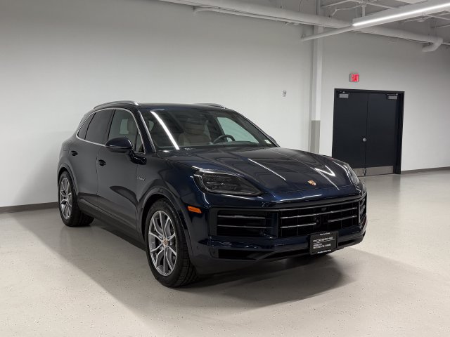 Certified 2026 Porsche Cayenne E-Hybrid AWD/4WD image 7