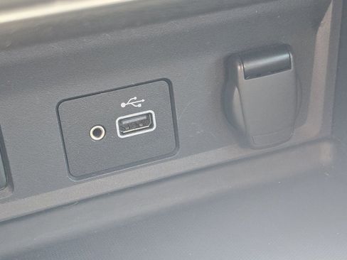 Used 2024 Nissan Sentra S image 9