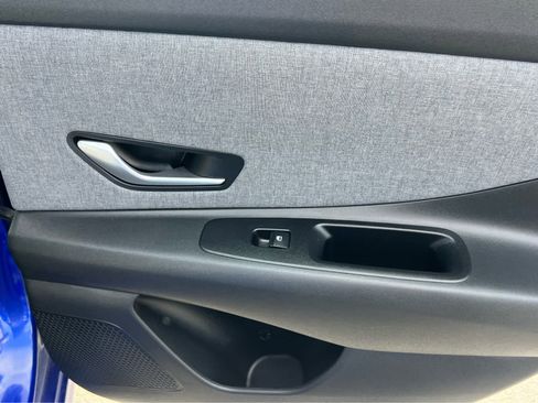 Certified 2024 Hyundai Elantra Limited FWD image 22