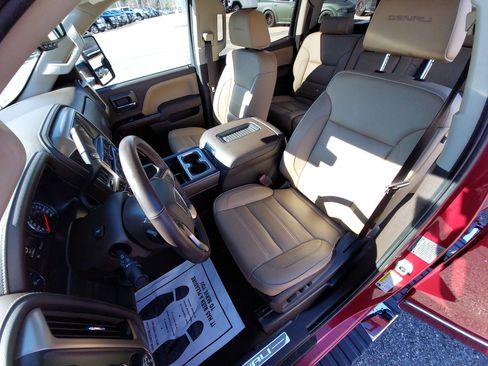 Used 2018 GMC Sierra 3500 Denali w/ Duramax Plus Package image 17