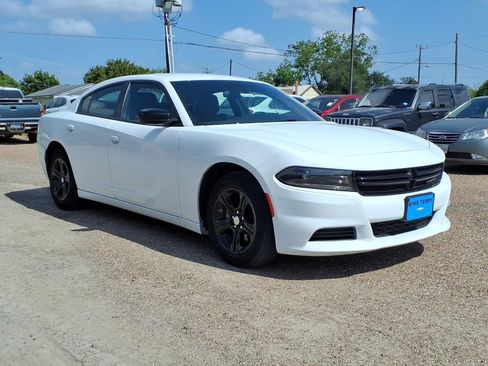 Used 2023 Dodge Charger SXT RWD image 4