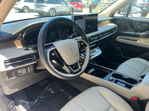 Certified 2025 Lincoln Corsair Reserve FWD image 26