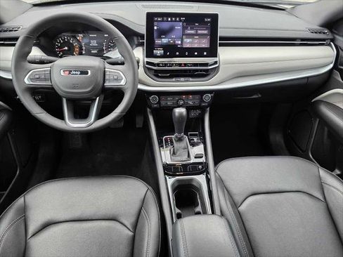 Used 2025 Jeep Compass Limited AWD/4WD image 18