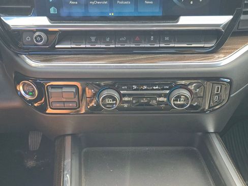 Used 2024 Chevrolet Silverado 3500 LT w/ Convenience Package AWD/4WD image 21