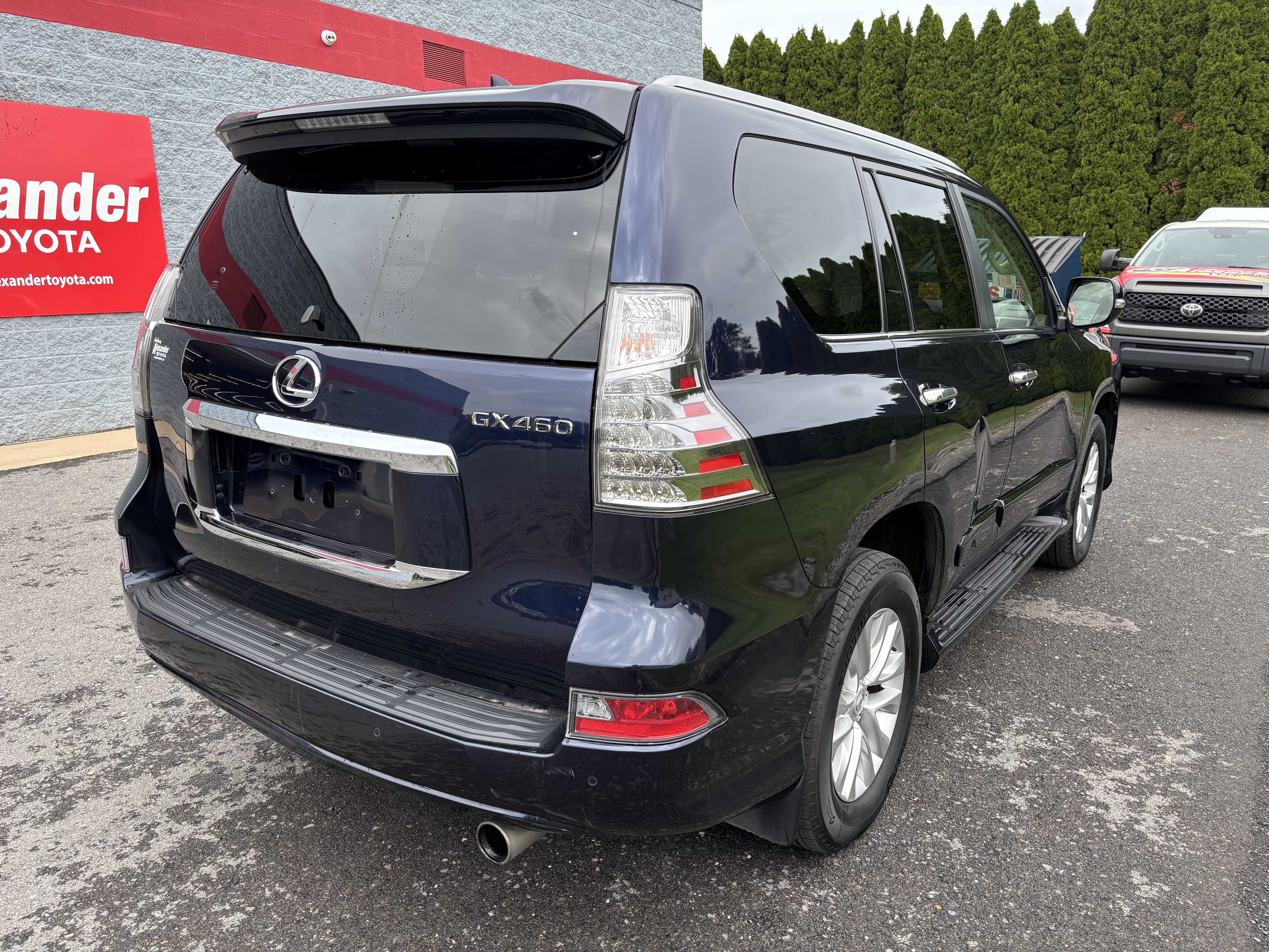 Used 2018 Lexus GX 460 Premium w/ Premium Package AWD/4WD image 3